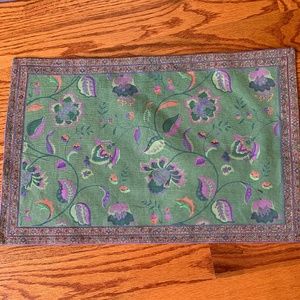 NWOT: Set of 6 table mats and matching napkins